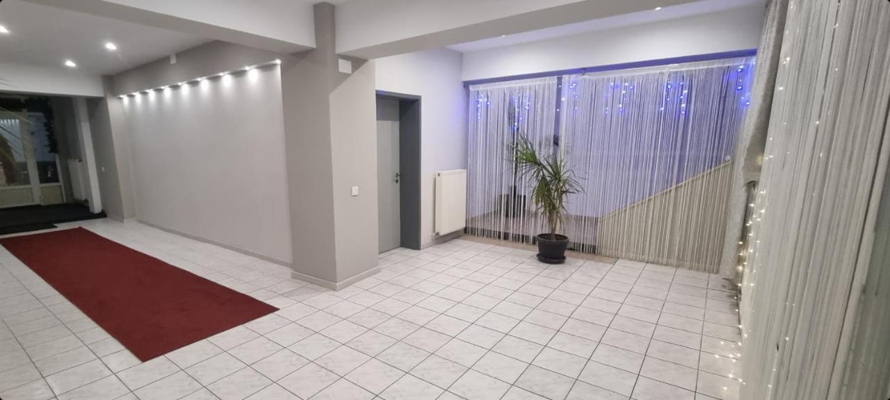 Casablanca Hostel Craiova Exterior photo