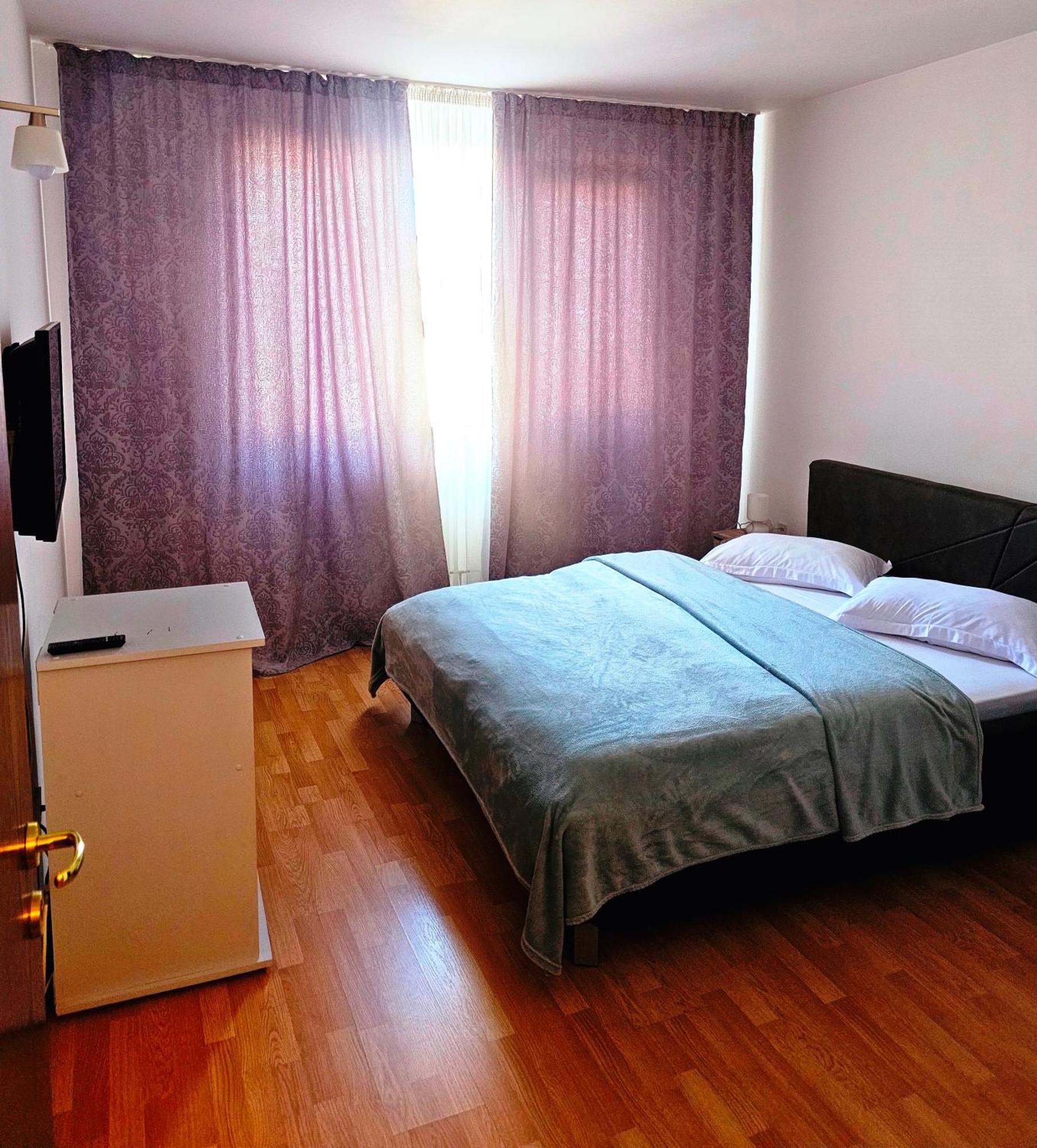 Casablanca Hostel Craiova Exterior photo